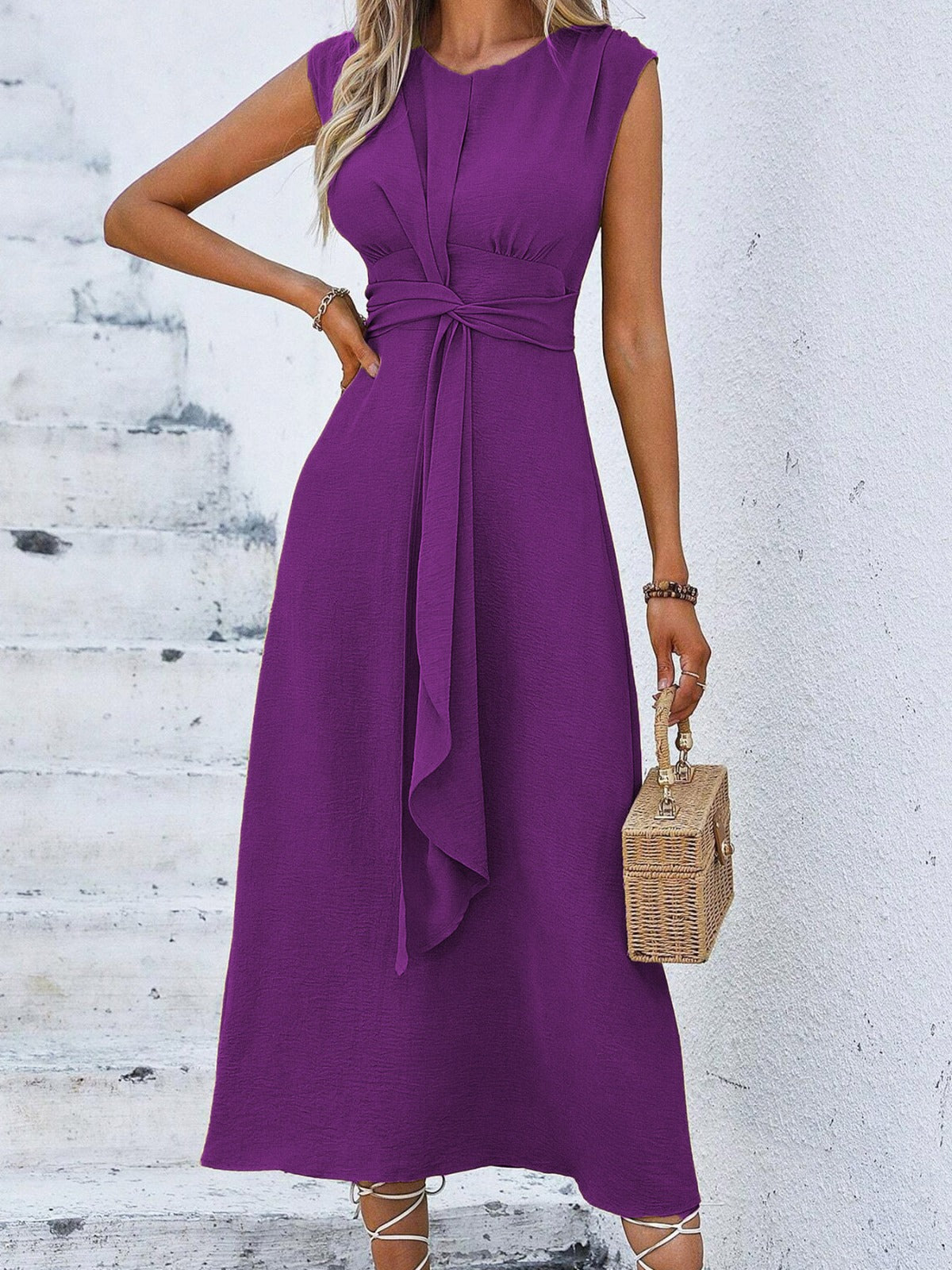Neus - Vestido elegante sin mangas con cintura ajustable