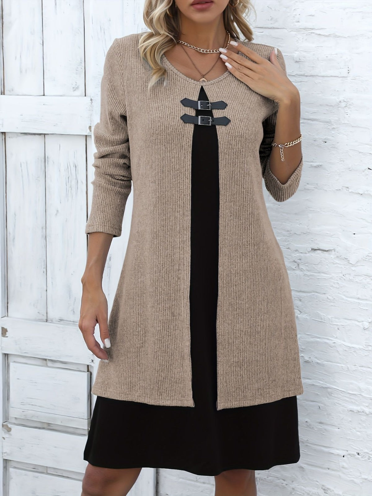 Nuria - Vestido en línea A con efecto dos piezas