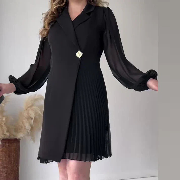 Nadia - Vestido con solapas y diseño plisado